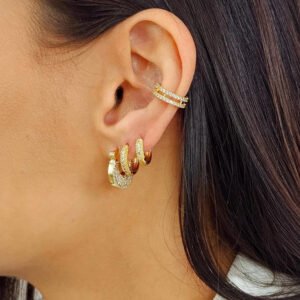 BRINCO DE ARGOLINHA CRAVEJADA BANHADO A OURO