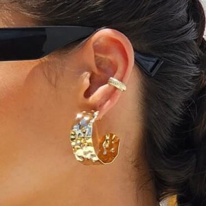 BRINCO DE ARGOLA MARTELADA BANHADO A OURO