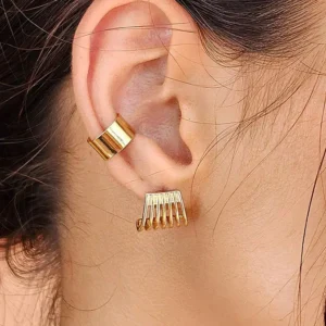 BRINCO MEIA ARGOLA LISA BANHADO A OURO