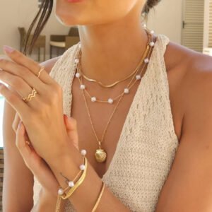 PULSEIRA COM PÉROLAS BANHADO A OURO